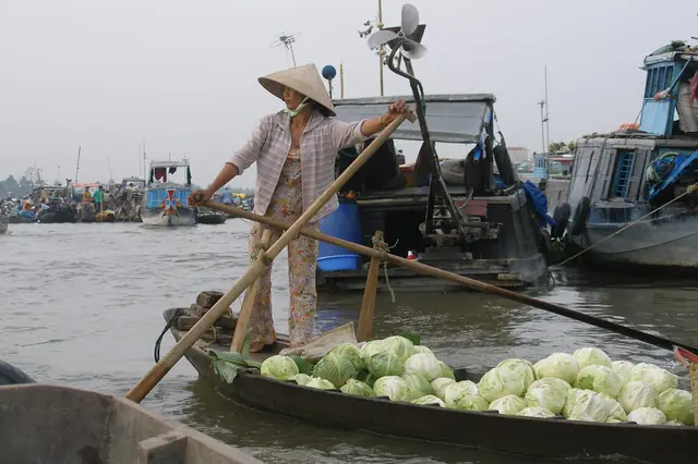Chợ nổi Cái Răng